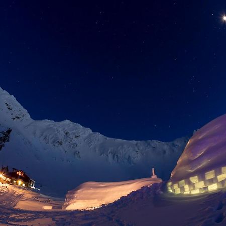 Hotel Of Ice Transylvania Cîrţişoara Exterior foto